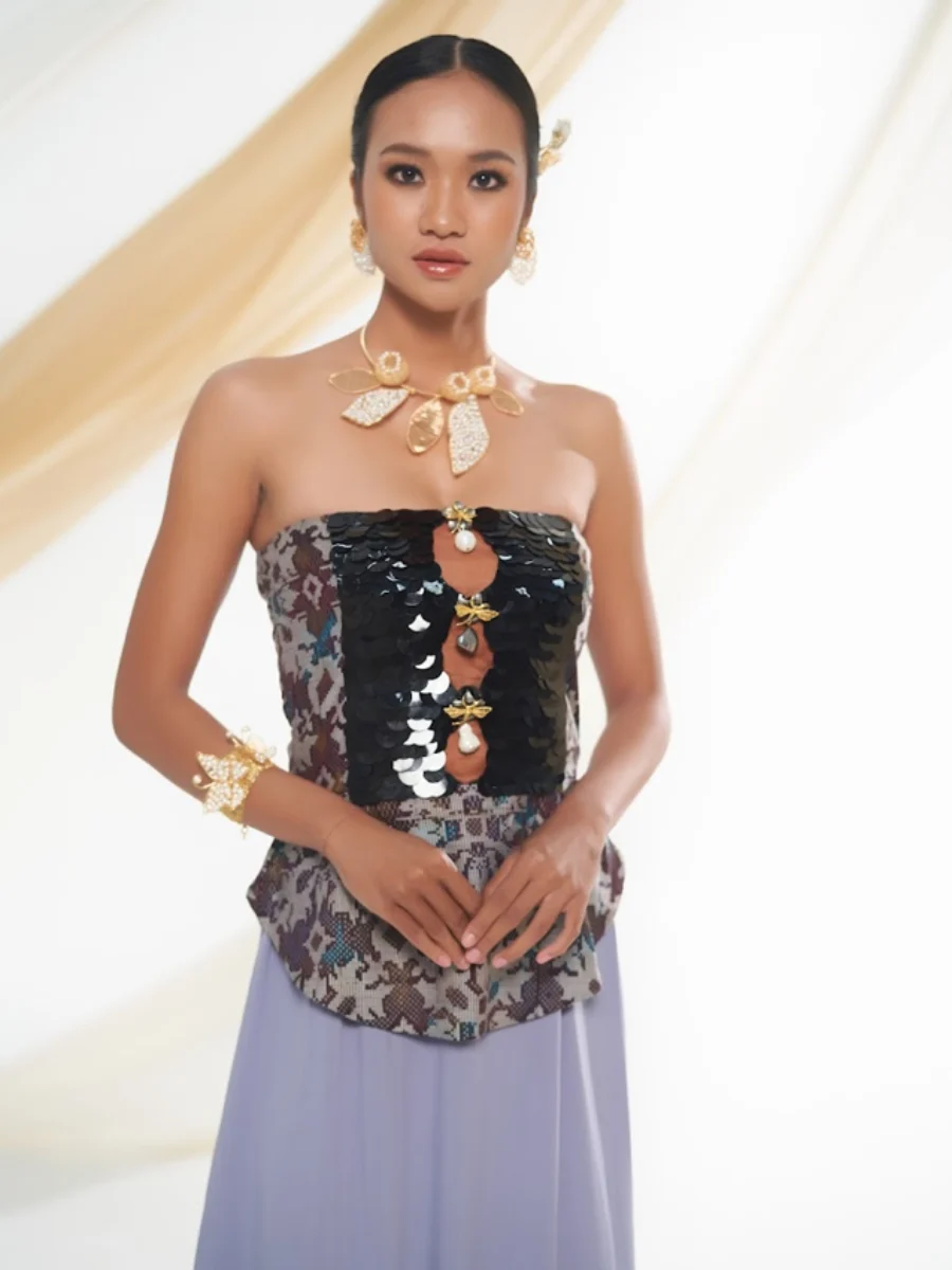 Handmade bustier and lavender fluid skirt by Casa Annie Bali clothing manufacturer